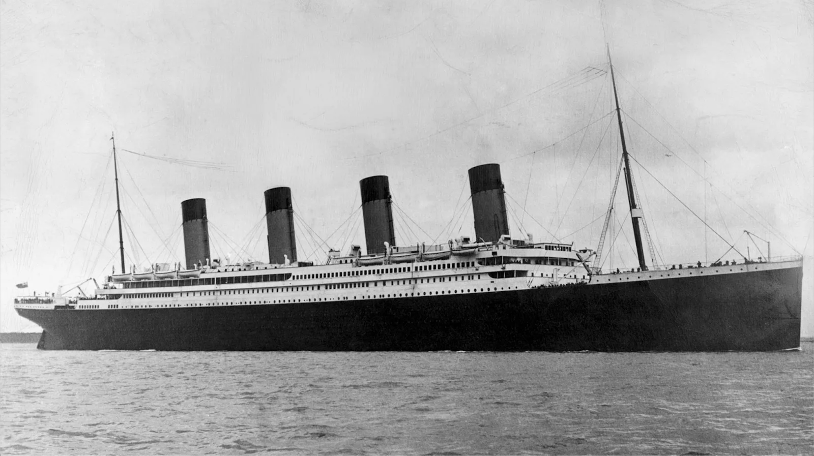 Black-and-white photo of the Titanic departing Southampton, England on April 10, 1912.