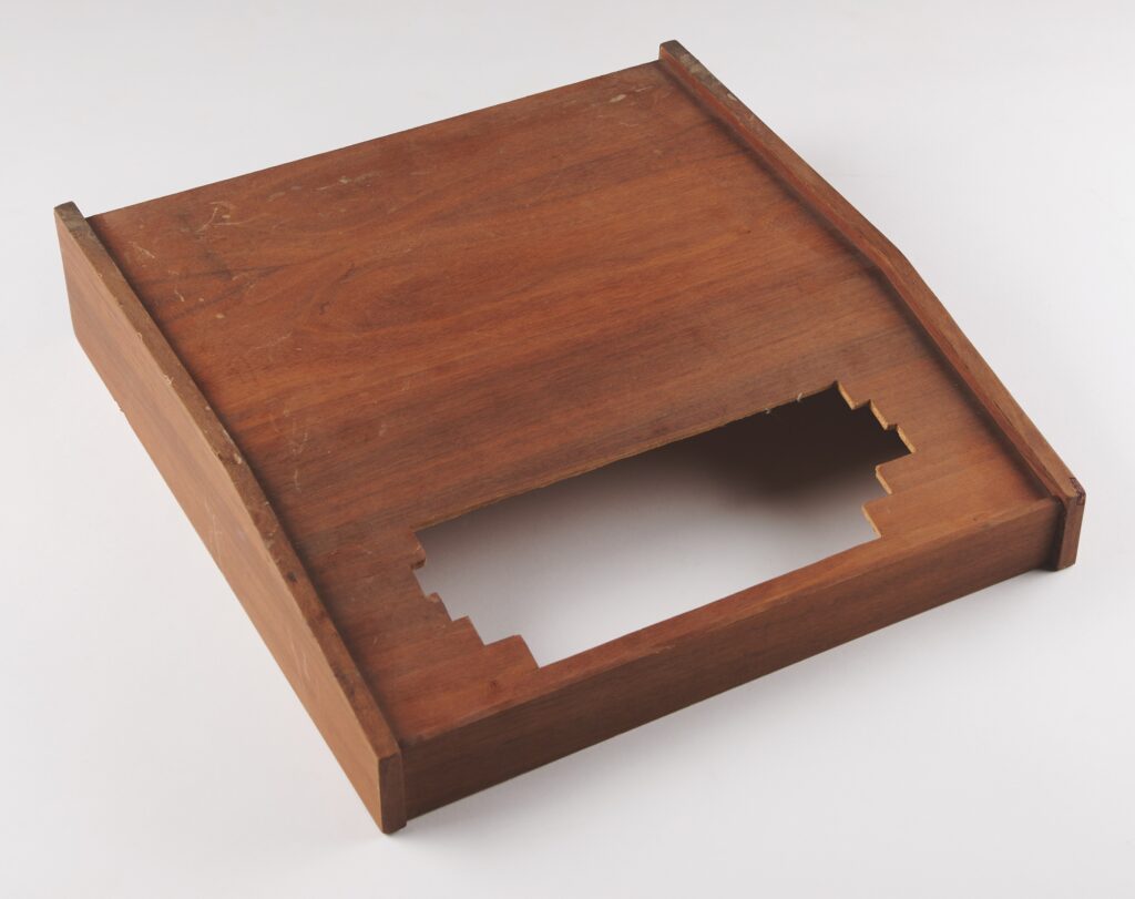 Steve Jobs's personally-owned Apple-1 computer Byte Shop wooden case, RR Auction Lot 4007